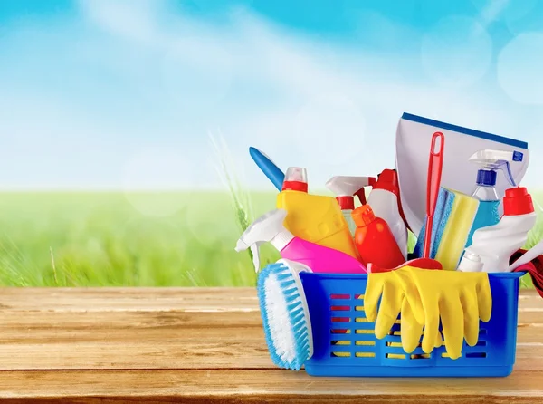 Plastic bottles and cleaning sponges — Stock Photo, Image