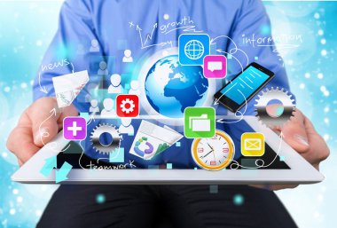 çizimler ile işadamı ve tablet pc 