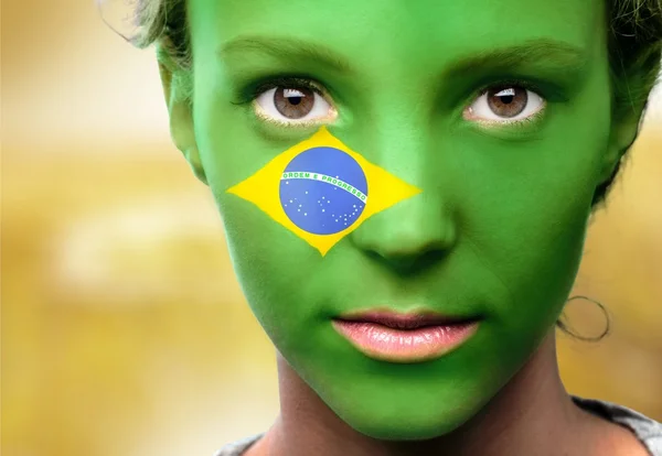 Mulher com a bandeira do Brasil — Fotografia de Stock