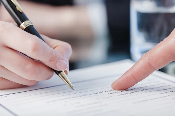 Lawyer with document and man — Stock Photo, Image