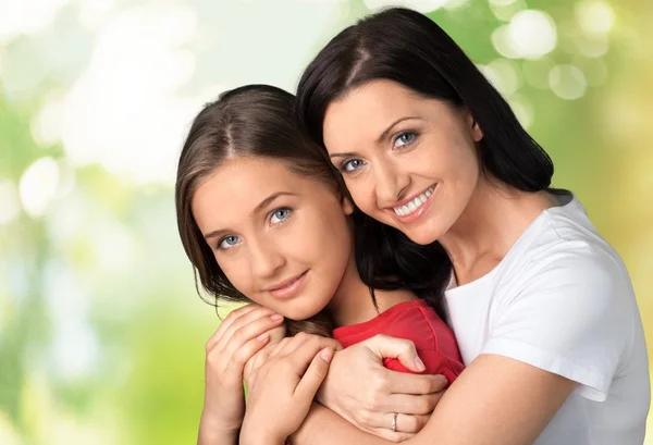 Gelukkig moeder en dochter — Stockfoto