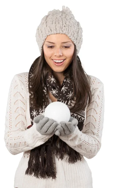 Junge Frau in Winterkleidung — Stockfoto