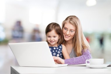 Dauther ile mutlu anne