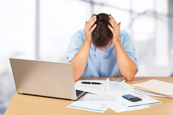 Joven empresario cansado — Foto de Stock