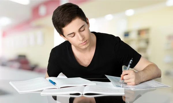 Beau adolescent étudiant — Photo