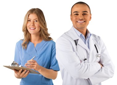 erkek kadın hemşire doktorla