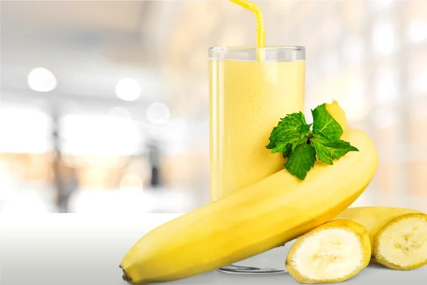 Lekkere smoothie geïsoleerd — Stockfoto