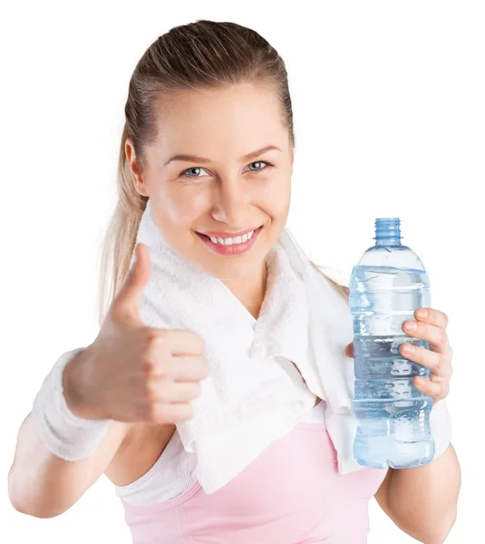 Γυναίκα πόσιμο νερό μετά τη δουλειά έξω — Φωτογραφία Αρχείου
