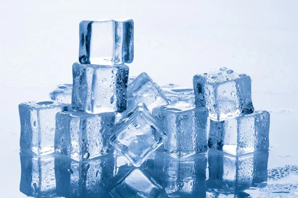 Ice cubes isolated — Stock Photo, Image