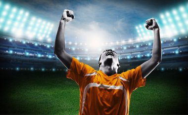 Zaferinin tadını futbolcu  