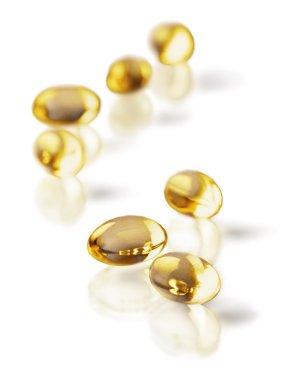 İlaçlar beyaza izole edilmiş