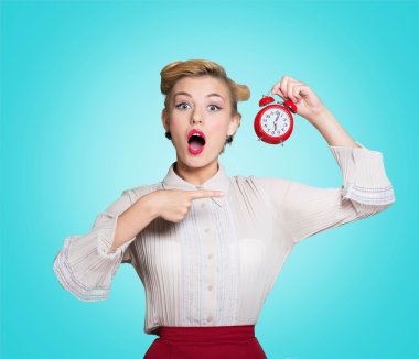 pin-up makyaj ve saat kadın ile