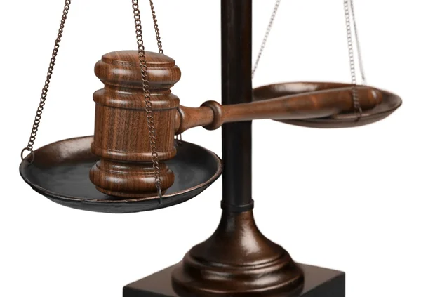 Justice Scales and wooden gavel — Stock Photo, Image