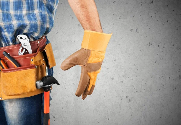 Trabajador con cinturón de herramientas — Foto de Stock