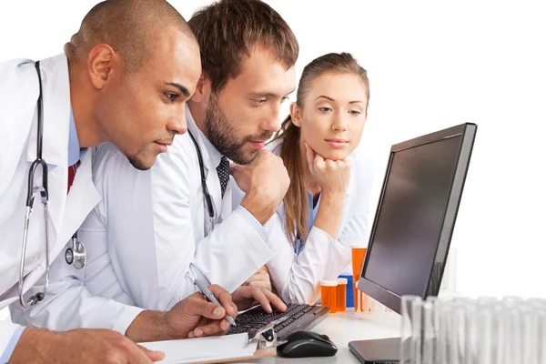 Equipe de médicos falando expertise — Fotografia de Stock