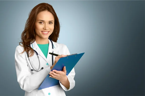 Atrakcyjnych młodych kobiet lekarza — Zdjęcie stockowe