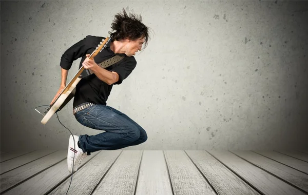 Gitarrist spielt Musik — Stockfoto