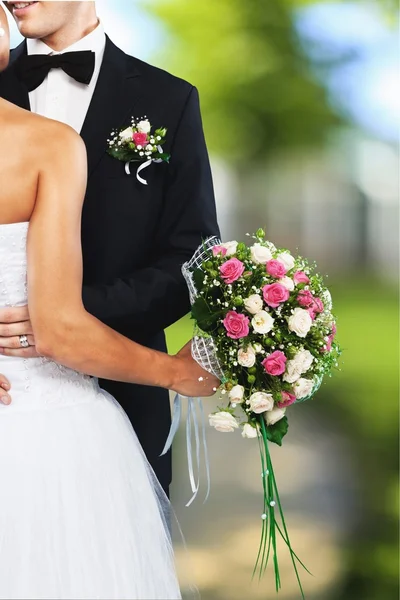 Pareja joven recién casada — Foto de Stock