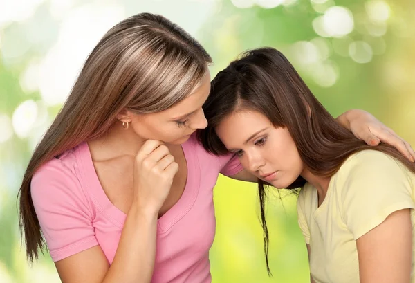 Mutter sorgt sich um unglückliche Tochter — Stockfoto