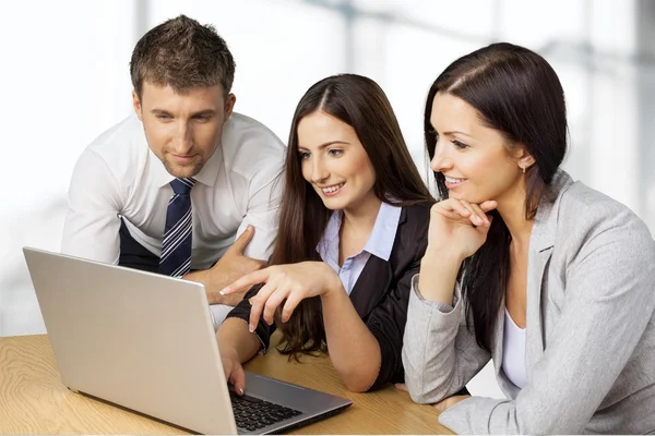 Business people using laptop — Stock Photo, Image