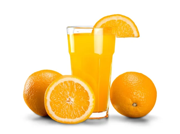 Χυμός πορτοκαλιού και φέτες πορτοκαλιού — Φωτογραφία Αρχείου