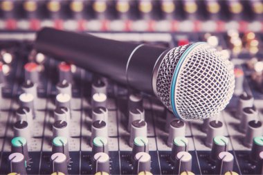 mikrofon ve dijital stüdyo Mikser 