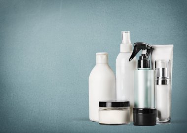 Kozmetik kapları izole