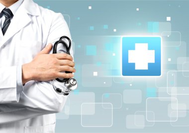 Steteskoplu erkek doktor.