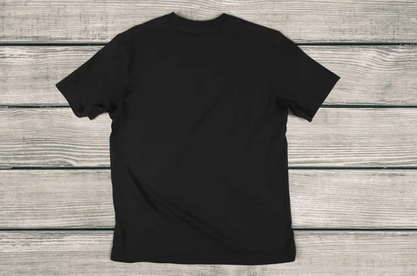 T-shirt nera isolata — Foto Stock