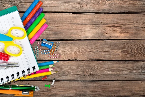 Coloridos útiles escolares — Foto de Stock