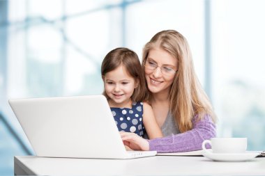 Dauther ile mutlu anne