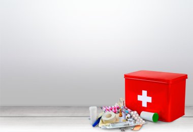 ilk yardım kiti ile tıbbi malzeme