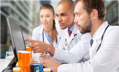 Doktorlar takım uzmanlık konuşuyor