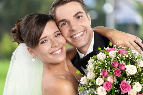 Just married young couple — Stock Photo, Image