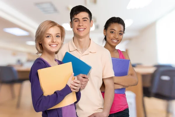 Grupo de estudiantes aislados — Foto de Stock