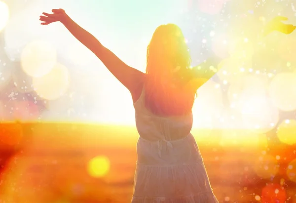 Woman posing near the sea — Stock Photo, Image