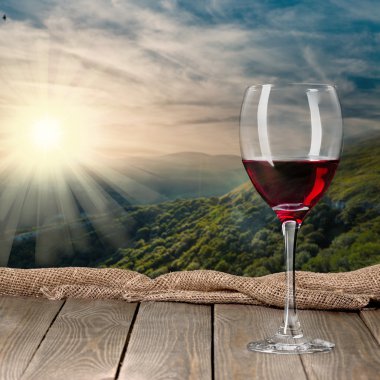 Genç kadının burnunu tırmalama  