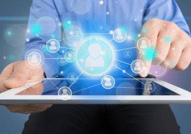 Dijital tablet tutan adam