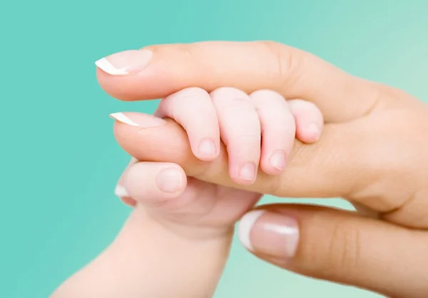 Mano de bebé recién nacido — Foto de Stock