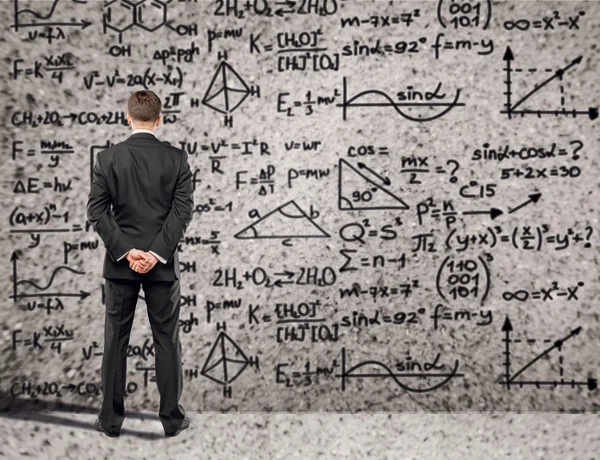 İş adamı çözme matematik problemi