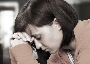 hayal kırıklığı içinde genç kadın