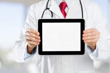 tablet pc ile çalışan doktor