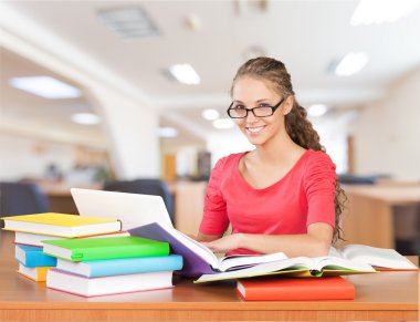 Genç Bayan üniversite öğrencisi