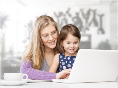 Dauther ile mutlu anne