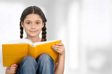 kitap küçük öğrenci kızla