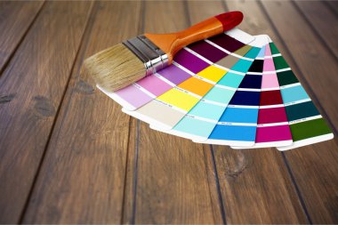 Fırça ve parlak renk paleti