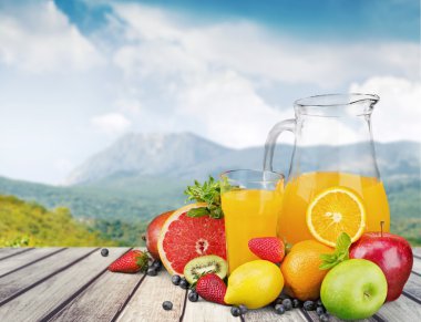 lezzetli meyve ve meyve suyu vitaminler ile