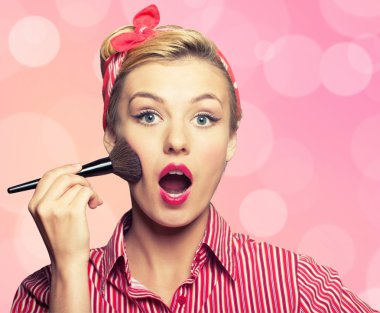 pin-up makyaj kadınla 