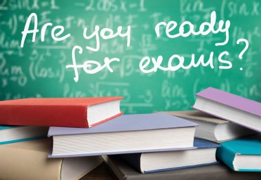 izole kitap yığını