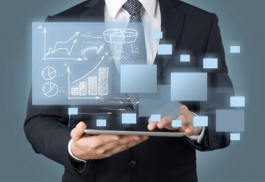 çizimler ile işadamı ve tablet pc 